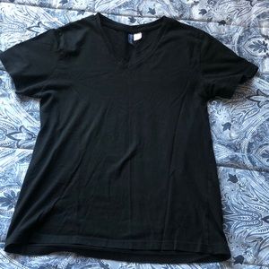 H&M Divided Black V-neck Tee